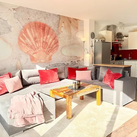 Wahlheimat Haffkrug, Strandnaher Ostseeurlaub, Terrasse, Tiefgarage Und Wlan *